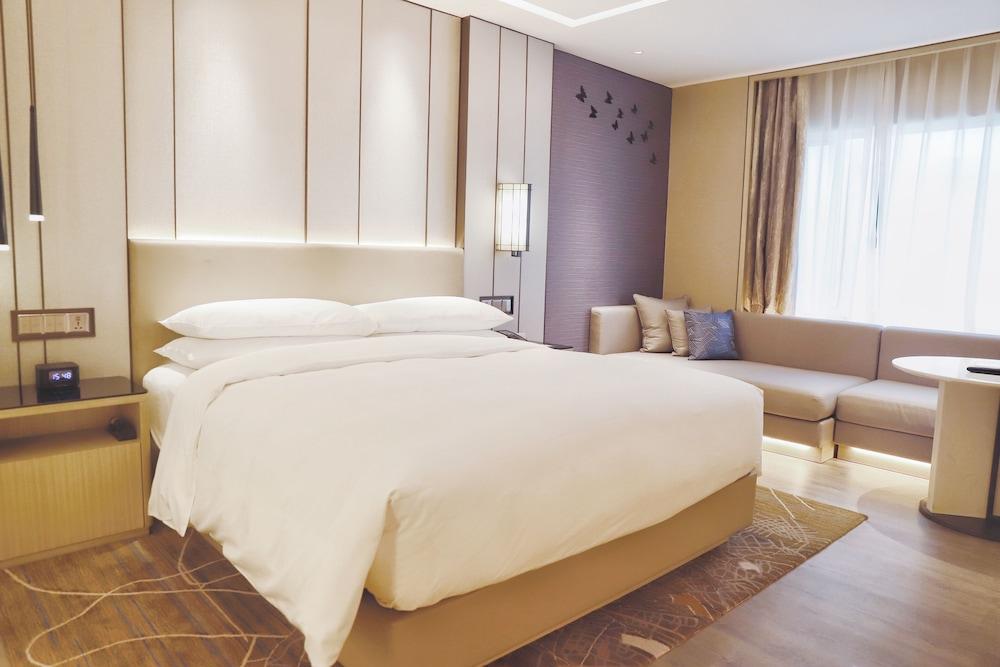 Renaissance Shenzhen Luohu Hotel Exterior photo