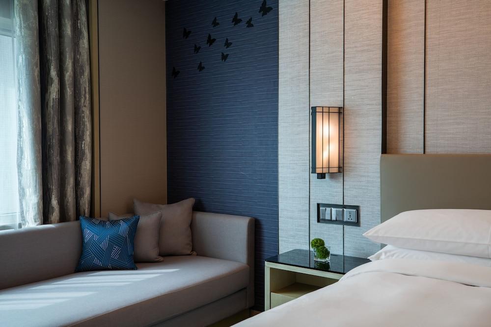 Renaissance Shenzhen Luohu Hotel Exterior photo