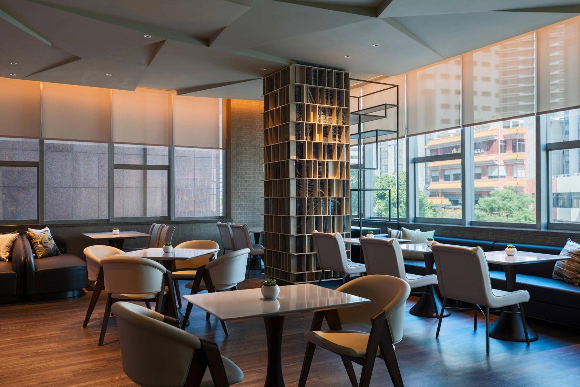Renaissance Shenzhen Luohu Hotel Exterior photo