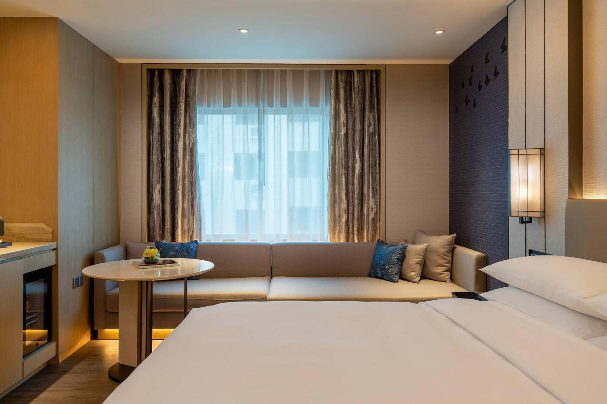 Renaissance Shenzhen Luohu Hotel Exterior photo