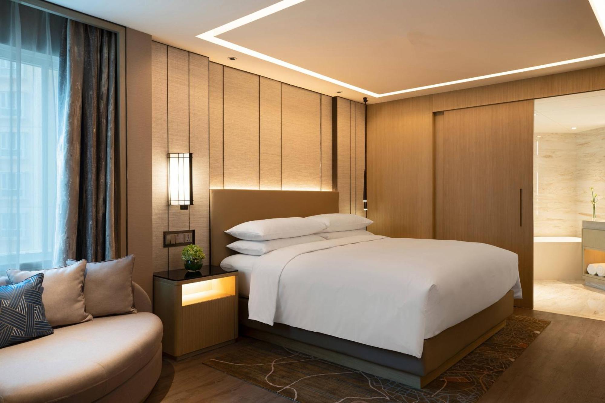 Renaissance Shenzhen Luohu Hotel Exterior photo